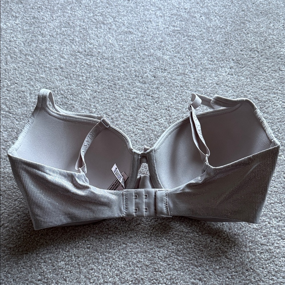 NWOT Victoria’s Secret Body by Victoria Lined Demi Bra - Picture 5 of 7